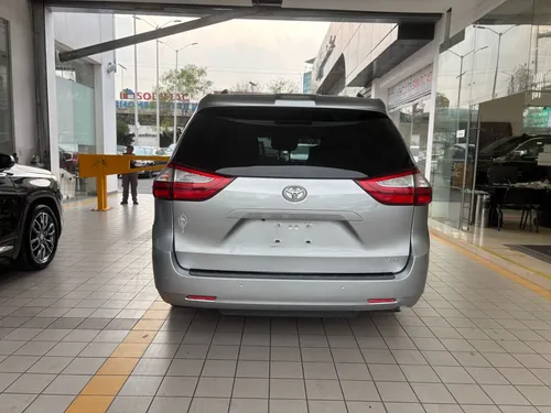 Toyota Sienna 3.5 Xle Piel At