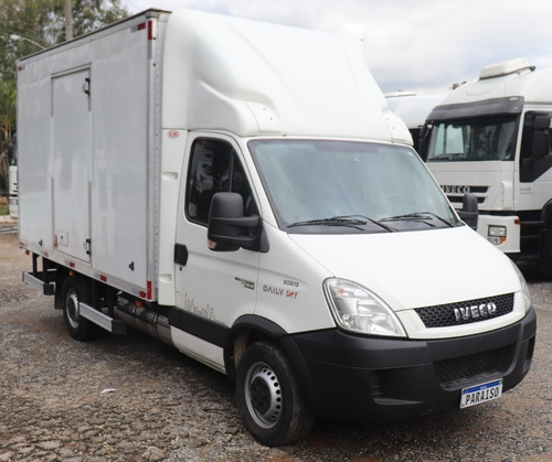 Imagem 1 de 11 de Iveco Daily 30s13cs Ano 2020