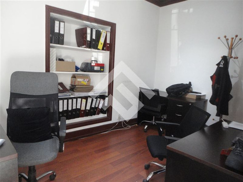 Casa En Venta De 4 Dorm. En Ñuñoa