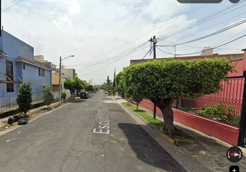 Casa Ubicada En Colonia 3 Presidentes Benito Juárez, Zapopan Jalisco. Con 4 Recamaras Y 220m2. Cerca De Plaza Fuente San Gaspar.