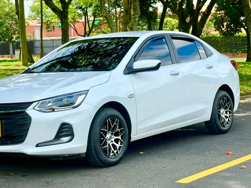 Chevrolet Onix 1.0T Premier Sedan At