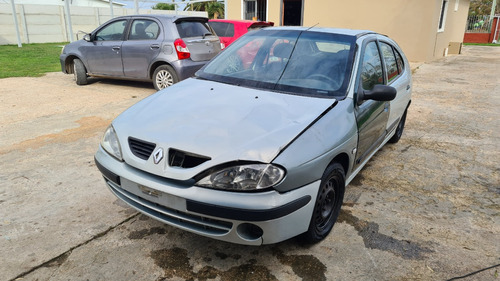 Oportunidad Renault Megane Chocado (vuelco Leve ) En Marcha 