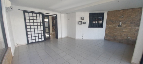 Imagen 8 de 12 de Linda, Cómoda Y Amplia Casa Ideal Para Vivir O Vacacional En Juangriego #2916