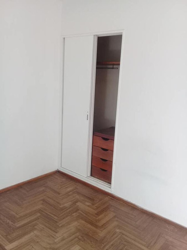 Departamento 2 Dormitorios Y 60 Mts 2 Al Frente - La Plata