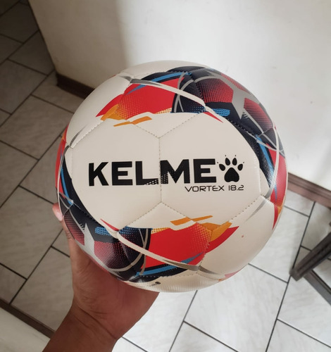 Balon Futbol Kelme