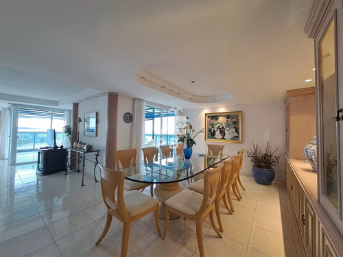 Venta Apartamento 3 Dormitorios En Suite, Playa Mansa  - Beverly Tower - Ref : Pbi12741