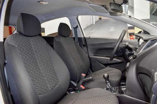 Imagem 9 de 15 de Hyundai Hb20 Unique 1.0 Flex 12v Mec