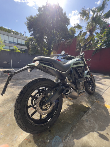 Ducati Scrambler Sixty 2