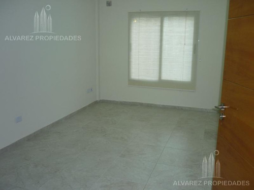 Imagen 3 de 6 de Departamento - Moron