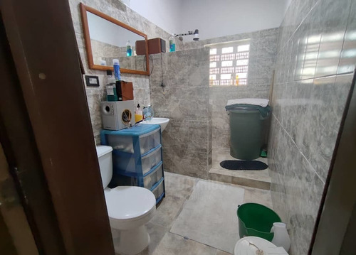 Se Vende Casa En El Rosal, De Estratégica Ubicación Habitable 5/5/5 Interesante Potencial Comercial Y Residencial Con Posibilidades De Ampliar