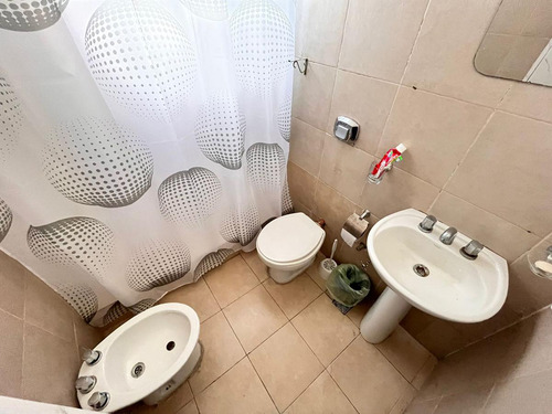 Venta - Departamento De Tres Dormitorios Con Balcón En Centro Río, Rosario