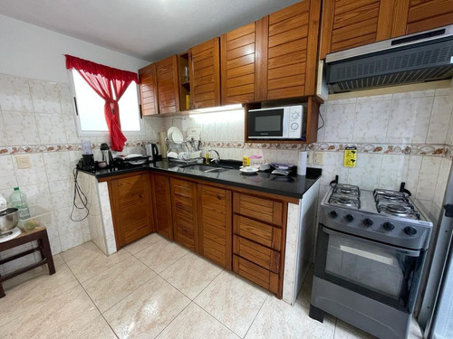 Apartamento Tipo Casa 3 Dormitorios En Cordón.