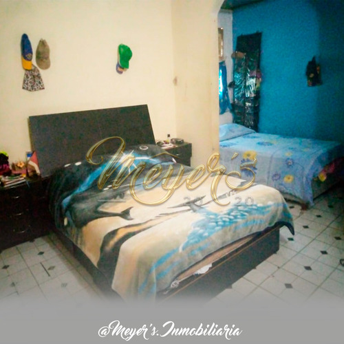 Venta De Casa Ubicada En El Urb. Brisas De Vargas, Santa Lucia.