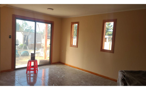 Parcela Con Hermosa Y Amplia Casa Nueva En Condominio Los Ce