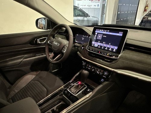Imagen 11 de 25 de Jeep Commander H