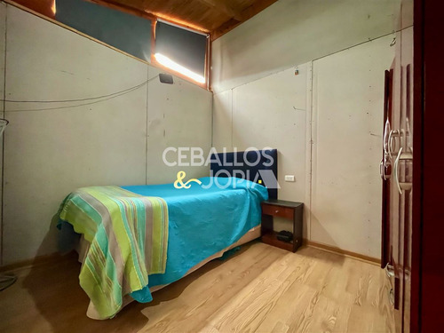Casa En Venta De 7 Dorm. En Quilpué