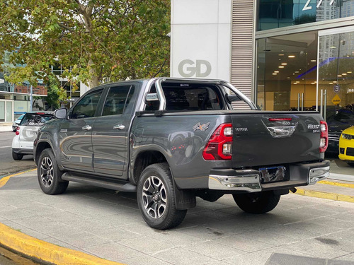 Imagen 23 de 25 de Toyota Hilux 2.8 Cd Srx 177cv 4x4 At 2021 500km
