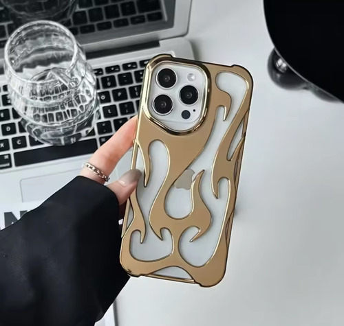 Funda Iphone Llama Fuego Iphone 13 14 15 16 Pro Pro Max Dorado 13/14/15