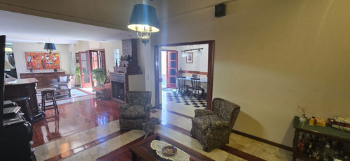 Venta De Casa 6 Ambientes En Haedo Chico, Morón
