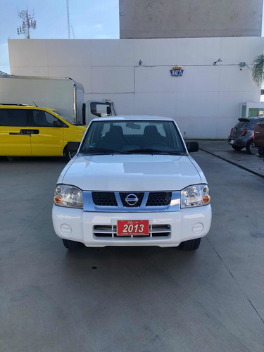 Imagen 2 de 14 de Nissan Np300 2013 2.4 Doble Cabina Lujo Mt