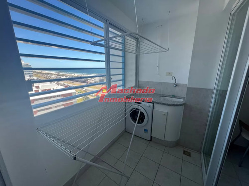 Piso Alto Frente Al Mar Con Parrilla Propia.