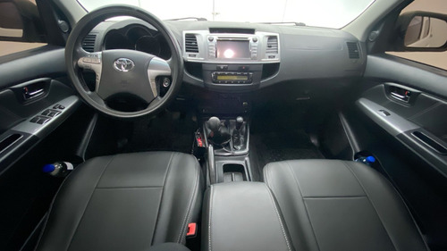 Imagen 14 de 25 de Toyota Hilux 3.0 Srv