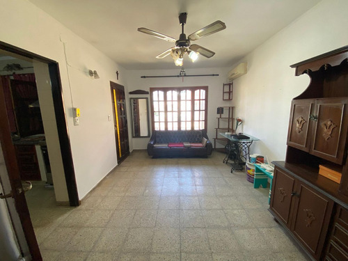Venta Casa De 2 Dormitorios Bº Echeverria
