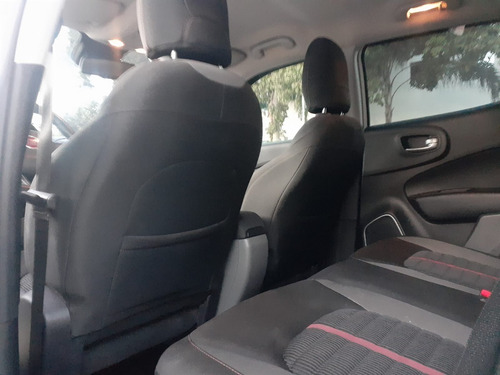 Imagem 9 de 15 de Fiat Toro - 2016/2017 1.8 16v Evo Flex Freedom At6