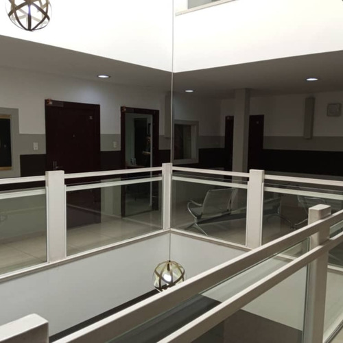 Oficina En Venta, Avenida Fuerzas Aéreas. Yb7263