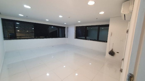 Imagem 1 de 3 de Sala Comercial Para Alugar Na Avenida Leôncio De Magalhães, Jardim São Paulo(zona Norte), São Paulo - Sp - Liv-7813