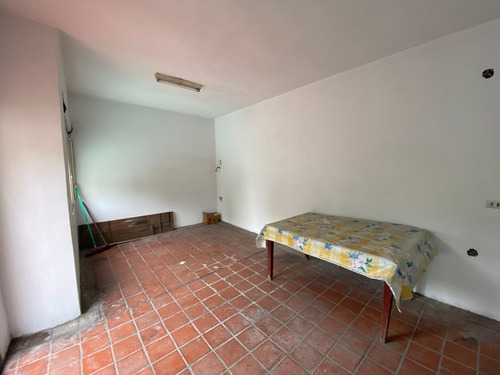 Imagen 8 de 12 de Dto Tipo Casa 3 Amb Al Fte. Con Garage En Veta En Lanus Este (429)