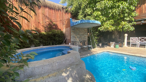 Local Comercial En Venta; La Reina Media, 11 Baños