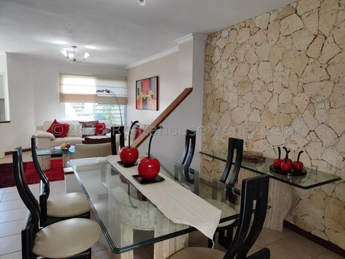 Naudy Escalona & Maribel Morillo Asesores Inmobiliarios De Rentahouse Venden Excelente Casa En Zona Av. Intercomunal De Cabudare