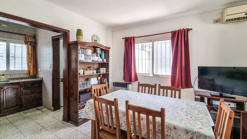Casa 3 Ambientes Venta Lobos Con Jardin Y Quincho