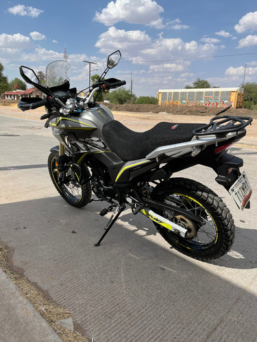 Moto Semi Nueva, Todo En Regla De Papeles Todo Funciona Bien