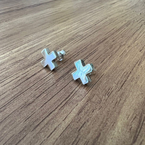 Imagen 5 de 8 de Broquel De Plata 925 Diseño Cruz Para Hombre O Mujer Agálea