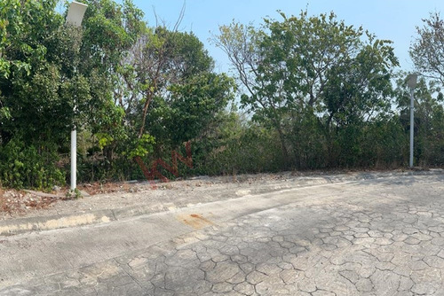 Terreno Unifamiliar En Venta A Pie De Canal Caleta Xcaret Dentro Del Desarrollo Turistico Puerto...