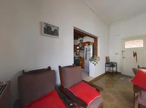Casa De 4 Ambientes + Departamento Venta Ituzaingo