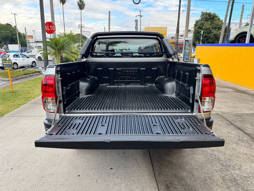 Toyota Hilux 2.7 Cabina Doble Sr Mt