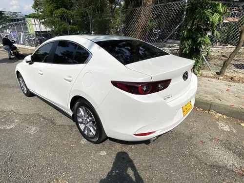 Mazda 3 2.0 Touring Hibrido At 4x2 2024