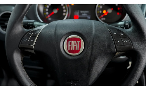 Fiat Punto 1.6 ESSENCE 16V FLEX 4P AUTOMATIZADO