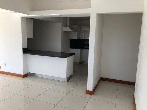 Se Vende Hermoso Y Confortable Apto. En Piantini