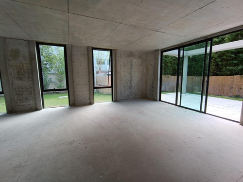 Imagen 20 de 30 de Rivera Próximo Arocena, Estrena, Oficina De 126 M2 + Gran Patio De 60 M2 !!
