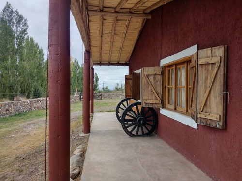 Ruedas Negras Casa De Campo, Ruta Del Vino Valle De Uco C/wifi Casa Para 8 Personas