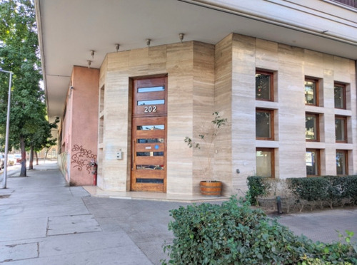 Arriendo Departamento-2 Cuadras Del Metro Santa Lucia 2d/2b