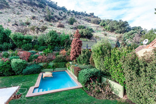 Casa En Venta De 4 Dorm. En Lo Barnechea