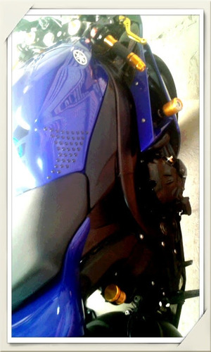 Yamaha R 1