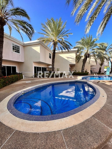 Amplio Townhouse Con Ubicación Estratégica En Conjunto Privado, Sabanamar, Isla De Margarita, Nueva Esparta - Cod. 0653