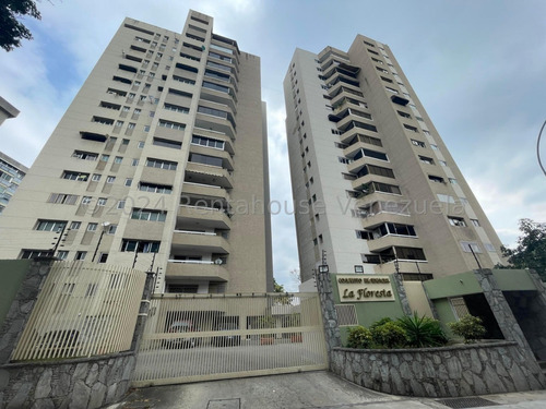 Bellísimo Y Amplio Apartamento En Venta Altamira Caracas 24-17263