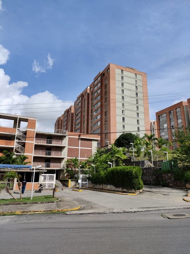 Imagen 2 de 12 de Vendo Bello Apto. Remodelado, Urb.encantado Auyantepuy.75 M2